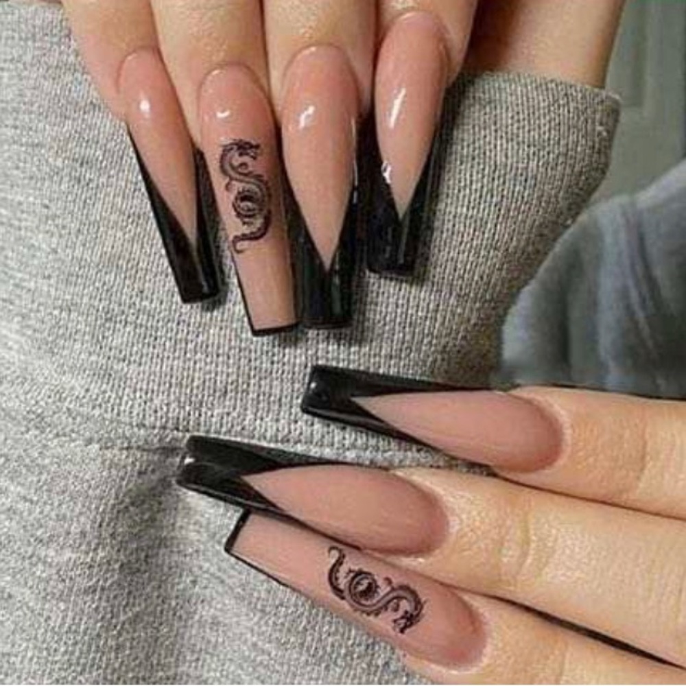 Black Snake Press on Nail